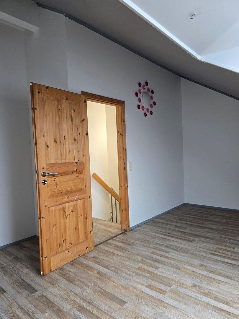 Pronájem domu 120 m², pozemek 237 m², Schmalenhofer Str., 27 A, Velbert, Severní Porýní-Vestfálsko Pronájem domu 120 m², pozemek 237 m², Schmalenhofer Str., 27 A, Velbert, Severní Porýní-Vestfálsko