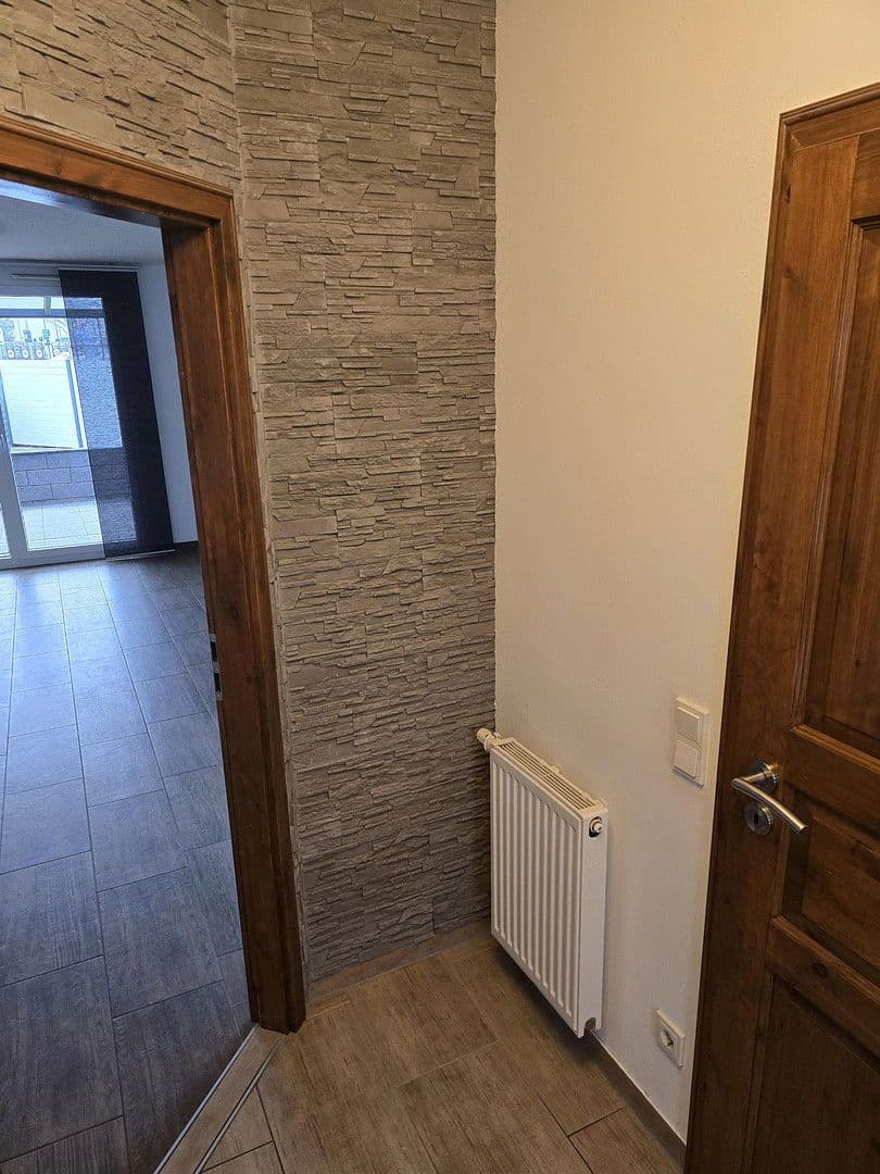 Pronájem domu 120 m², pozemek 237 m², Schmalenhofer Str., 27 A, Velbert, Severní Porýní-Vestfálsko Pronájem domu 120 m², pozemek 237 m², Schmalenhofer Str., 27 A, Velbert, Severní Porýní-Vestfálsko