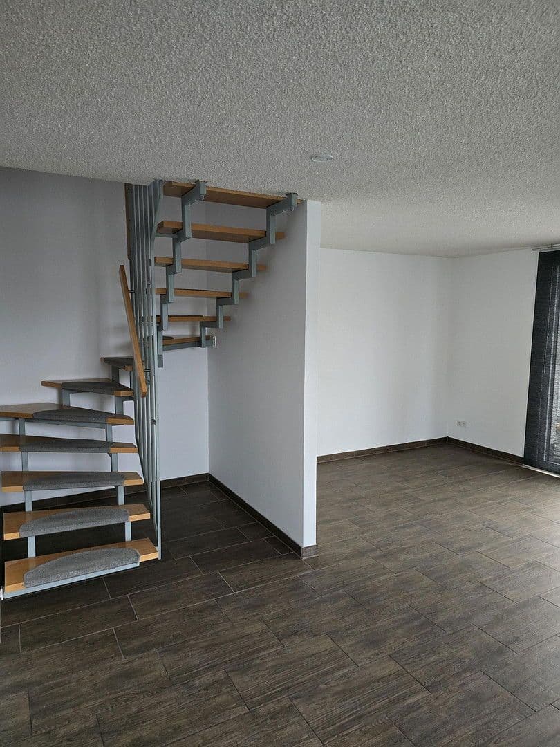 Pronájem domu 120 m², pozemek 237 m², Schmalenhofer Str., 27 A, Velbert, Severní Porýní-Vestfálsko Pronájem domu 120 m², pozemek 237 m², Schmalenhofer Str., 27 A, Velbert, Severní Porýní-Vestfálsko