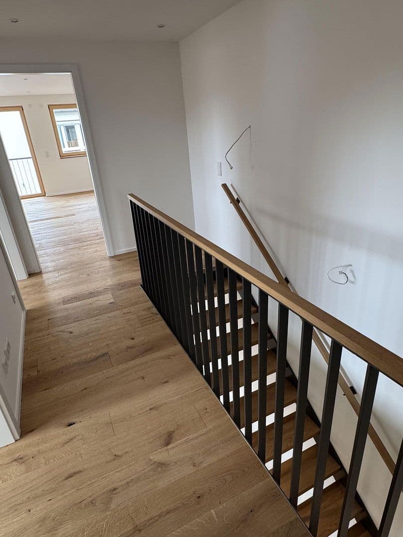 Pronájem bytu 5+1 135 m², Happinger Straße 66, Rosenheim, Bavorsko Pronájem bytu 5+1 135 m², Happinger Straße 66, Rosenheim, Bavorsko