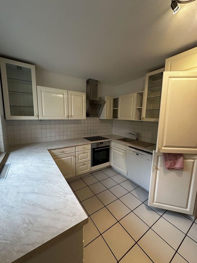 Pronájem bytu 3+1 90 m², Gutenbergstraße 27a, Zirndorf, Bavorsko Pronájem bytu 3+1 90 m², Gutenbergstraße 27a, Zirndorf, Bavorsko