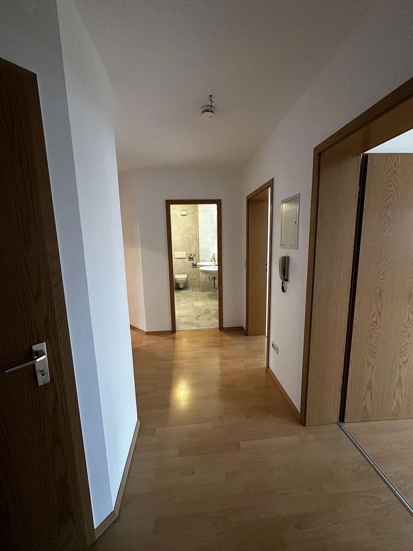 Pronájem bytu 3+1 90 m², Gutenbergstraße 27a, Zirndorf, Bavorsko Pronájem bytu 3+1 90 m², Gutenbergstraße 27a, Zirndorf, Bavorsko