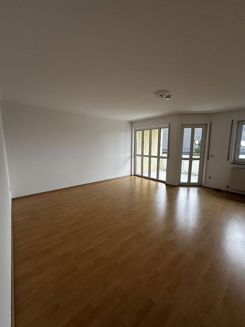 Pronájem bytu 3+1 90 m², Gutenbergstraße 27a, Zirndorf, Bavorsko Pronájem bytu 3+1 90 m², Gutenbergstraße 27a, Zirndorf, Bavorsko