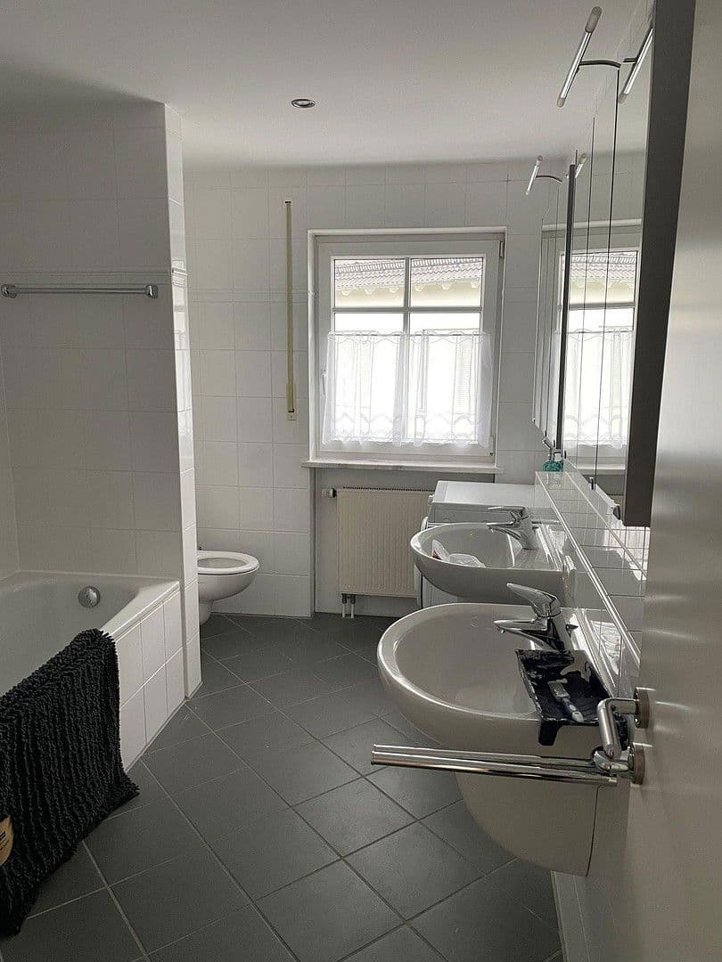 Pronájem bytu 4+1 121 m², Unterhaching, Bavorsko Pronájem bytu 4+1 121 m², Unterhaching, Bavorsko