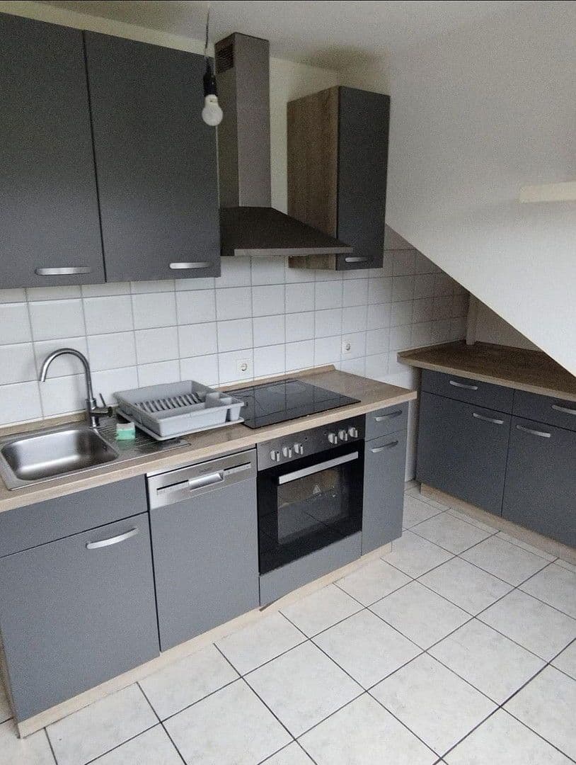 Pronájem bytu 2+1 61 m², Hauptstraße 3, Bornheim, Severní Porýní-Vestfálsko Pronájem bytu 2+1 61 m², Hauptstraße 3, Bornheim, Severní Porýní-Vestfálsko
