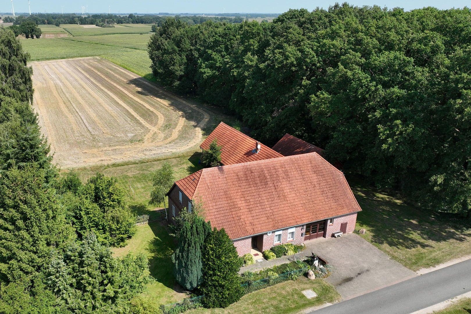 Prodej domu 144 m², pozemek 3.000 m², Brockum, Dolní Sasko Prodej domu 144 m², pozemek 3.000 m², Brockum, Dolní Sasko