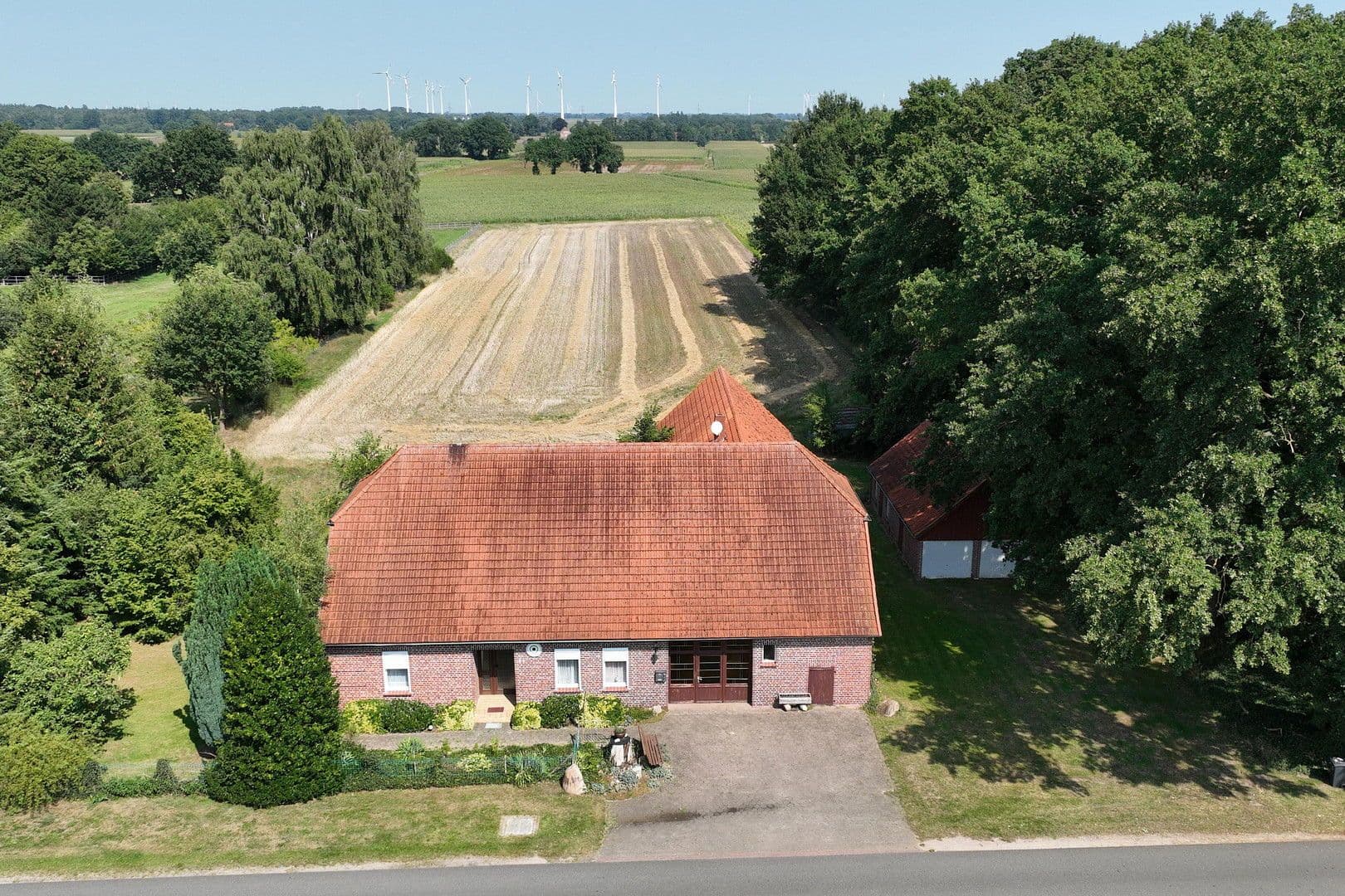 Prodej domu 144 m², pozemek 3.000 m², Brockum, Dolní Sasko Prodej domu 144 m², pozemek 3.000 m², Brockum, Dolní Sasko