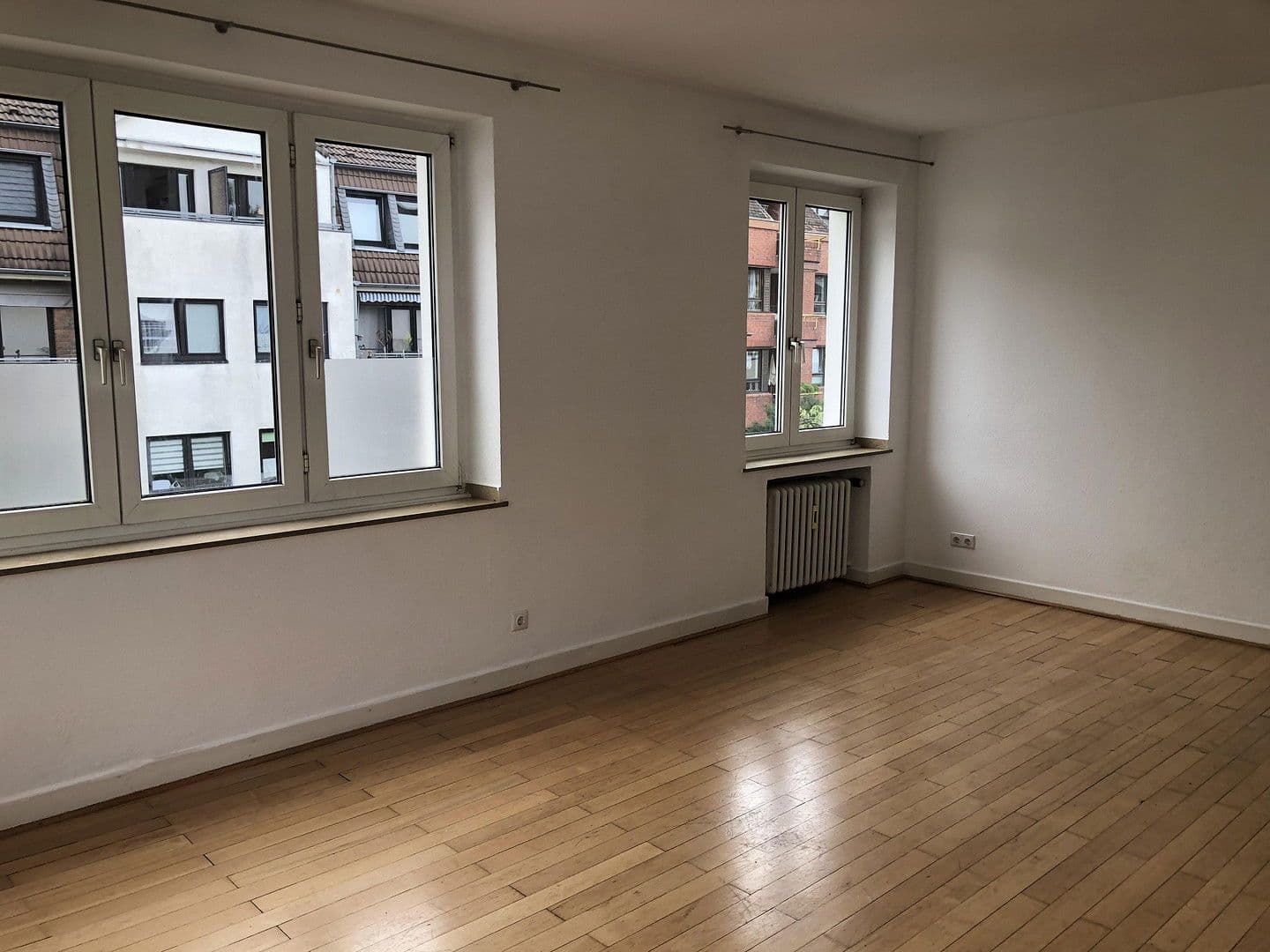Pronájem bytu 2+1 78 m², Düsseldorf-Benrath, Severní Porýní-Vestfálsko Pronájem bytu 2+1 78 m², Düsseldorf-Benrath, Severní Porýní-Vestfálsko