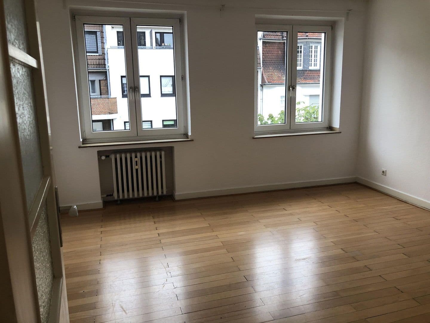 Pronájem bytu 2+1 78 m², Düsseldorf-Benrath, Severní Porýní-Vestfálsko Pronájem bytu 2+1 78 m², Düsseldorf-Benrath, Severní Porýní-Vestfálsko