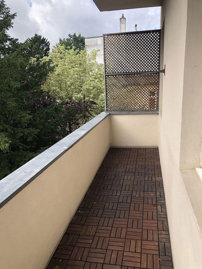 Pronájem bytu 2+1 78 m², Düsseldorf-Benrath, Severní Porýní-Vestfálsko Pronájem bytu 2+1 78 m², Düsseldorf-Benrath, Severní Porýní-Vestfálsko