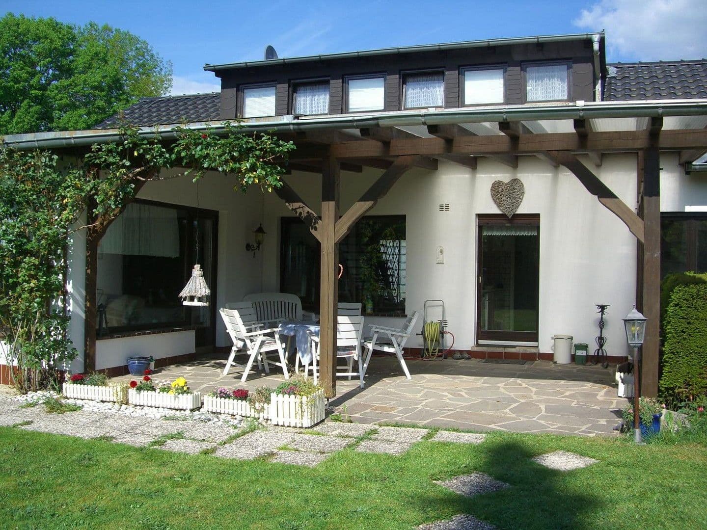 Prodej domu 180 m², pozemek 1.400 m², Marburg, Hessen Prodej domu 180 m², pozemek 1.400 m², Marburg, Hessen