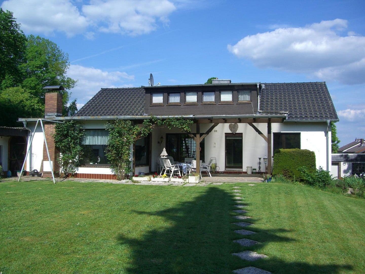 Prodej domu 180 m², pozemek 1.400 m², Marburg, Hessen Prodej domu 180 m², pozemek 1.400 m², Marburg, Hessen