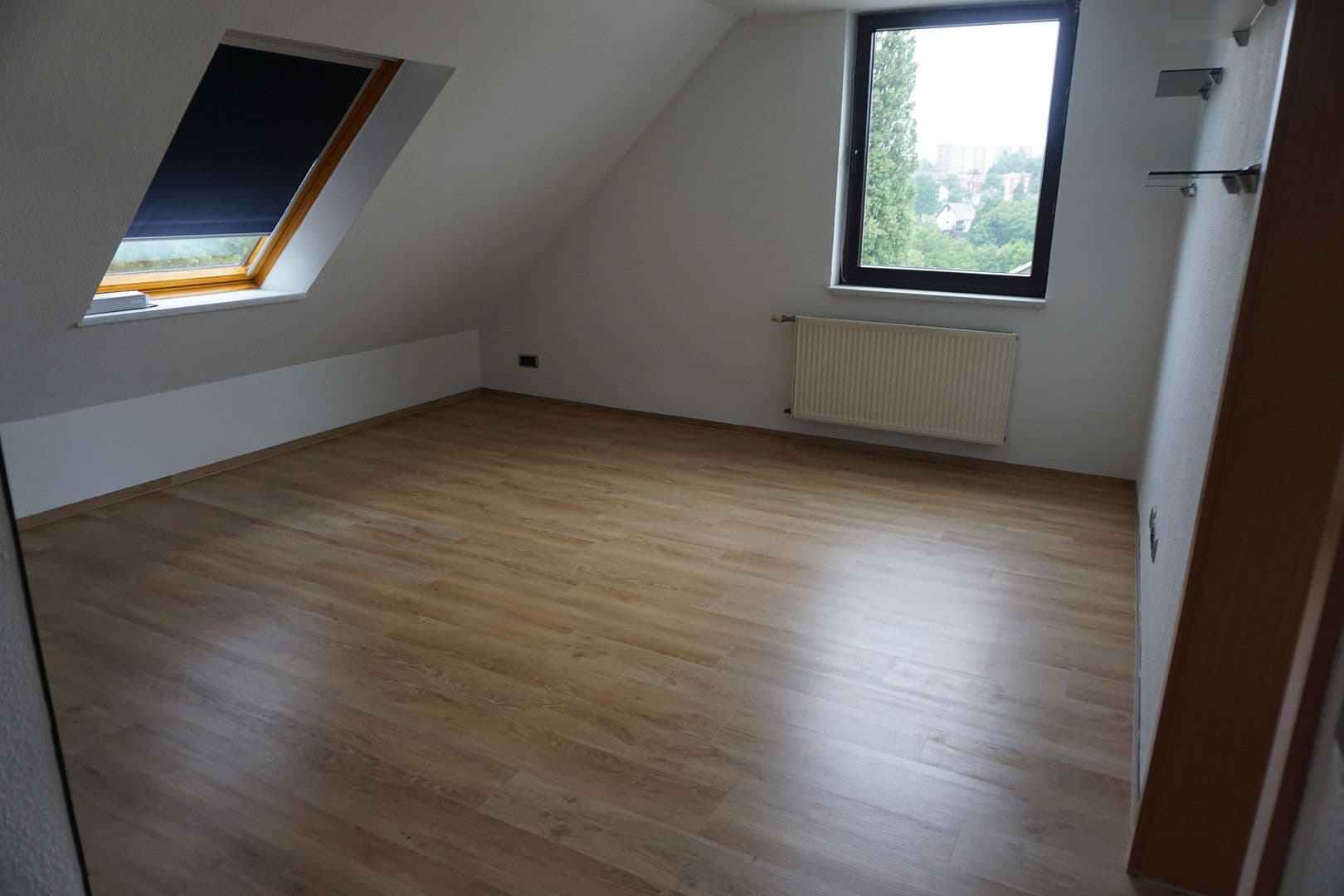 Prodej domu 273 m², pozemek 1.090 m², Solingen, Severní Porýní-Vestfálsko Prodej domu 273 m², pozemek 1.090 m², Solingen, Severní Porýní-Vestfálsko