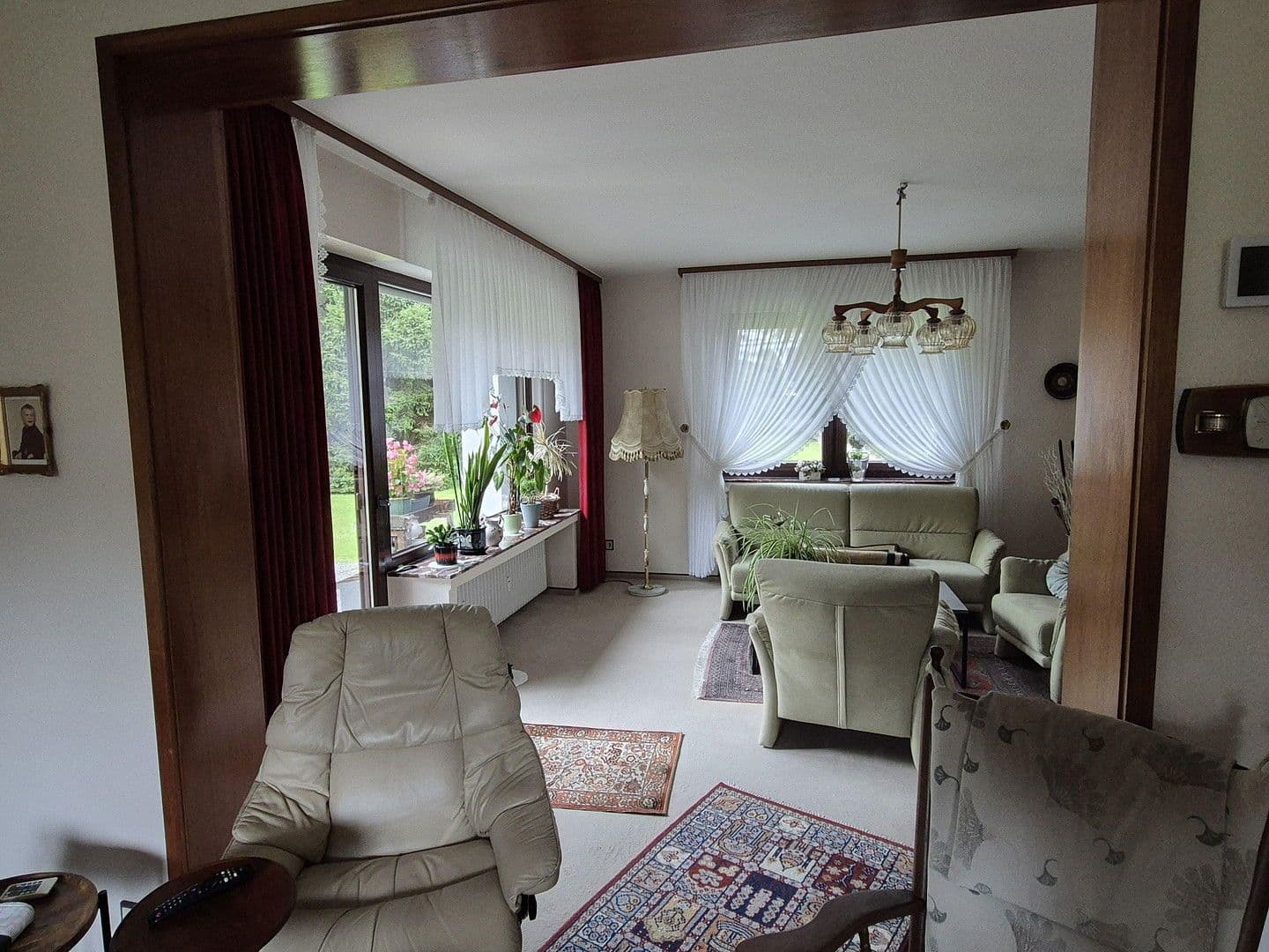 Prodej domu 273 m², pozemek 1.090 m², Solingen, Severní Porýní-Vestfálsko Prodej domu 273 m², pozemek 1.090 m², Solingen, Severní Porýní-Vestfálsko