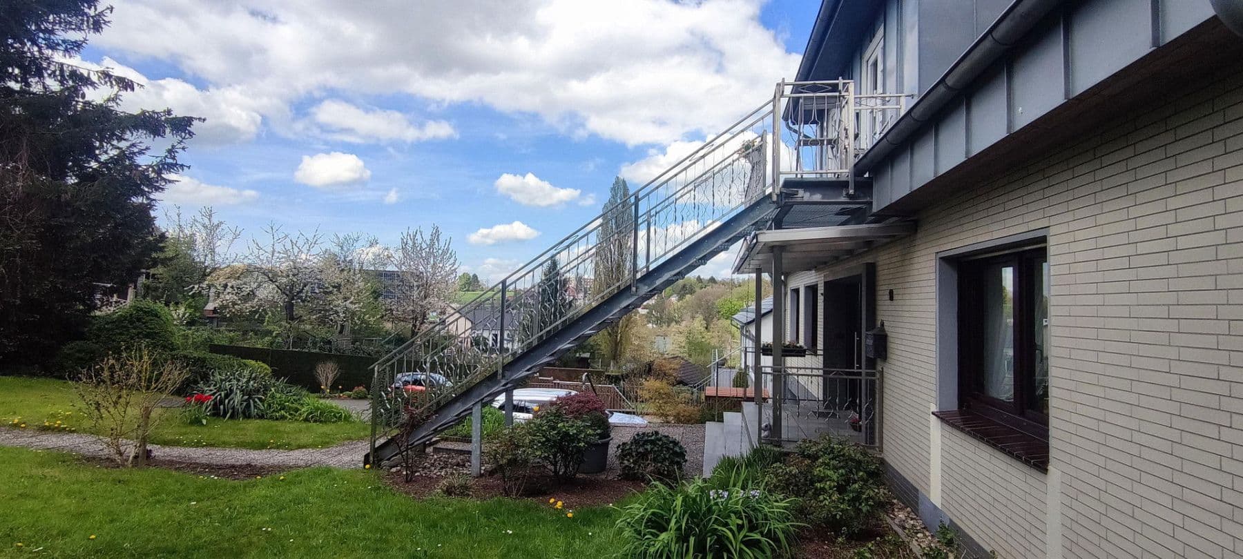 Prodej domu 273 m², pozemek 1.090 m², Solingen, Severní Porýní-Vestfálsko Prodej domu 273 m², pozemek 1.090 m², Solingen, Severní Porýní-Vestfálsko