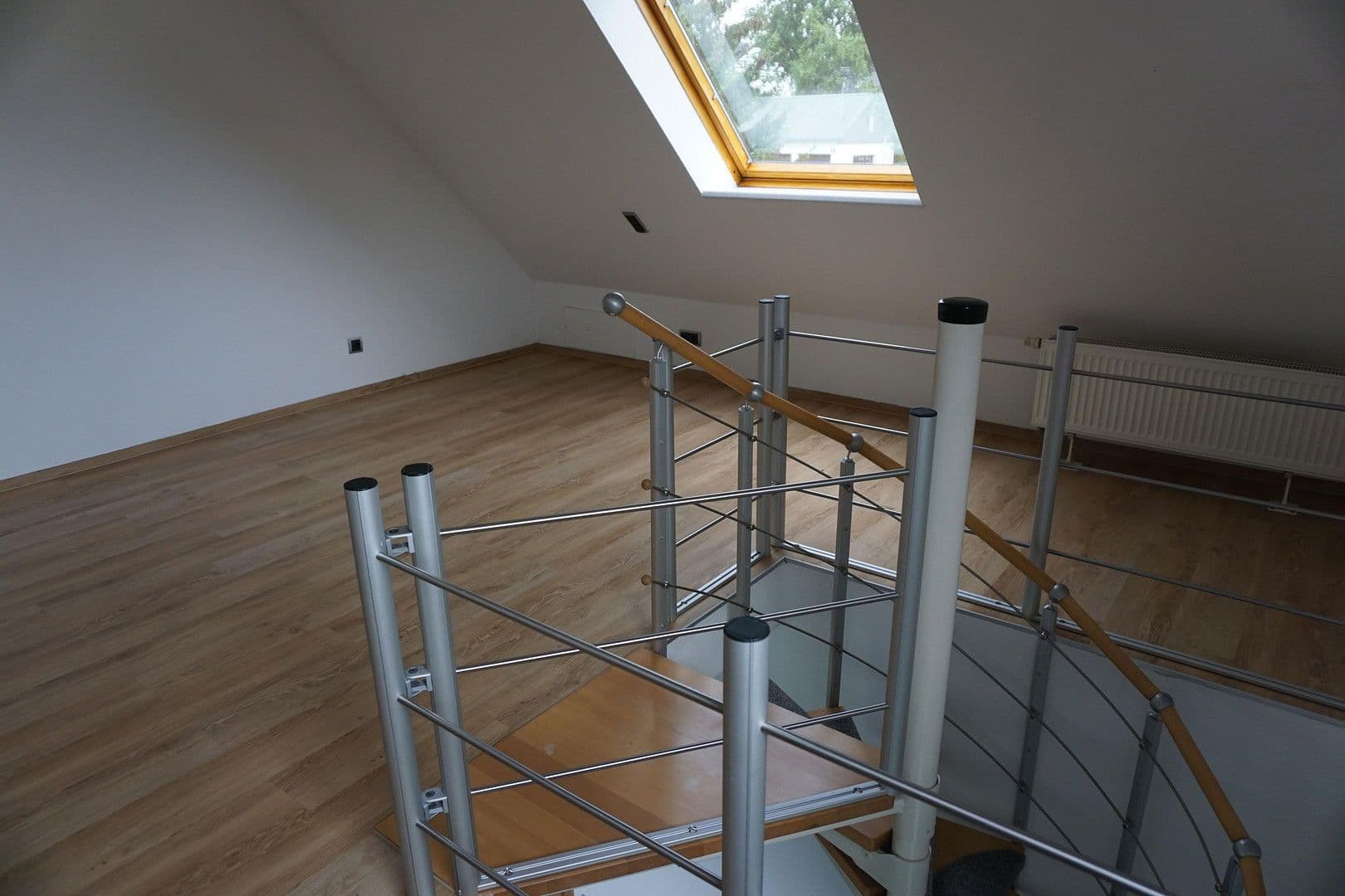 Prodej domu 273 m², pozemek 1.090 m², Solingen, Severní Porýní-Vestfálsko Prodej domu 273 m², pozemek 1.090 m², Solingen, Severní Porýní-Vestfálsko