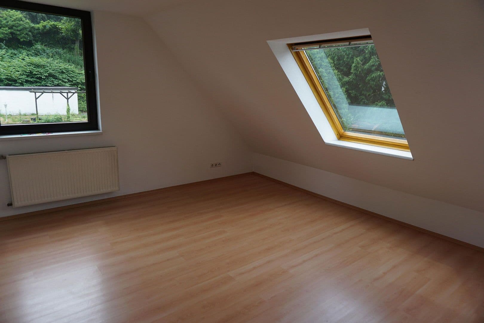 Prodej domu 273 m², pozemek 1.090 m², Solingen, Severní Porýní-Vestfálsko Prodej domu 273 m², pozemek 1.090 m², Solingen, Severní Porýní-Vestfálsko