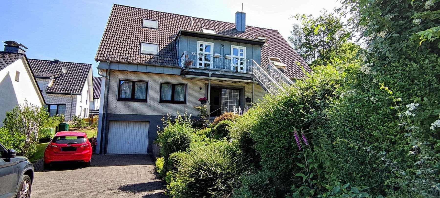 Prodej domu 273 m², pozemek 1.090 m², Solingen, Severní Porýní-Vestfálsko Prodej domu 273 m², pozemek 1.090 m², Solingen, Severní Porýní-Vestfálsko