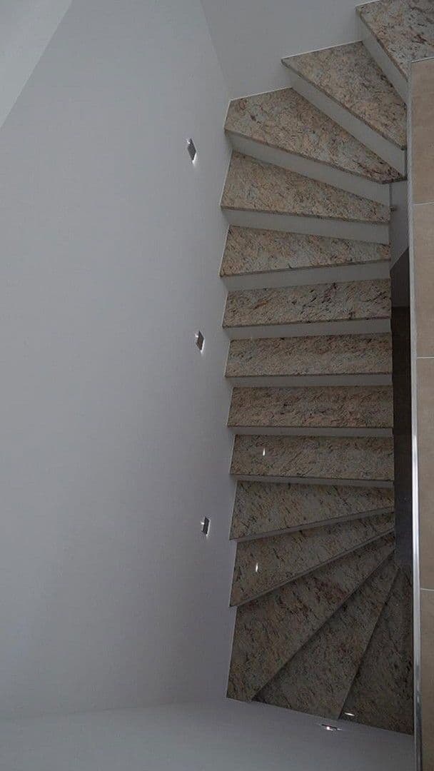 Pronájem domu 178 m², pozemek 280 m², Frankfurt am Main, Hessen Pronájem domu 178 m², pozemek 280 m², Frankfurt am Main, Hessen