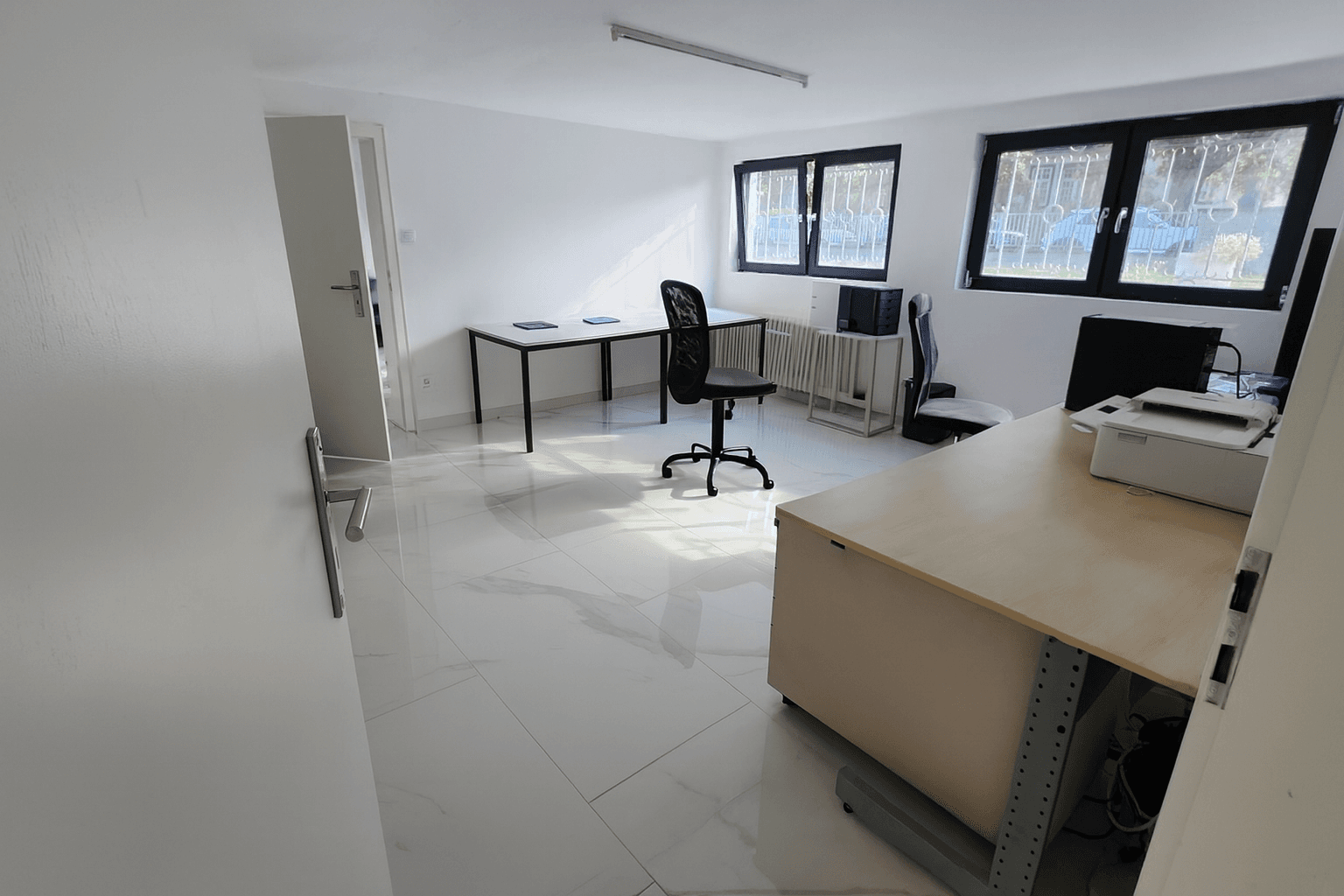 Prodej domu 206 m², pozemek 680 m², Bahnhofstr. 145, Maintal, Hessen Prodej domu 206 m², pozemek 680 m², Bahnhofstr. 145, Maintal, Hessen