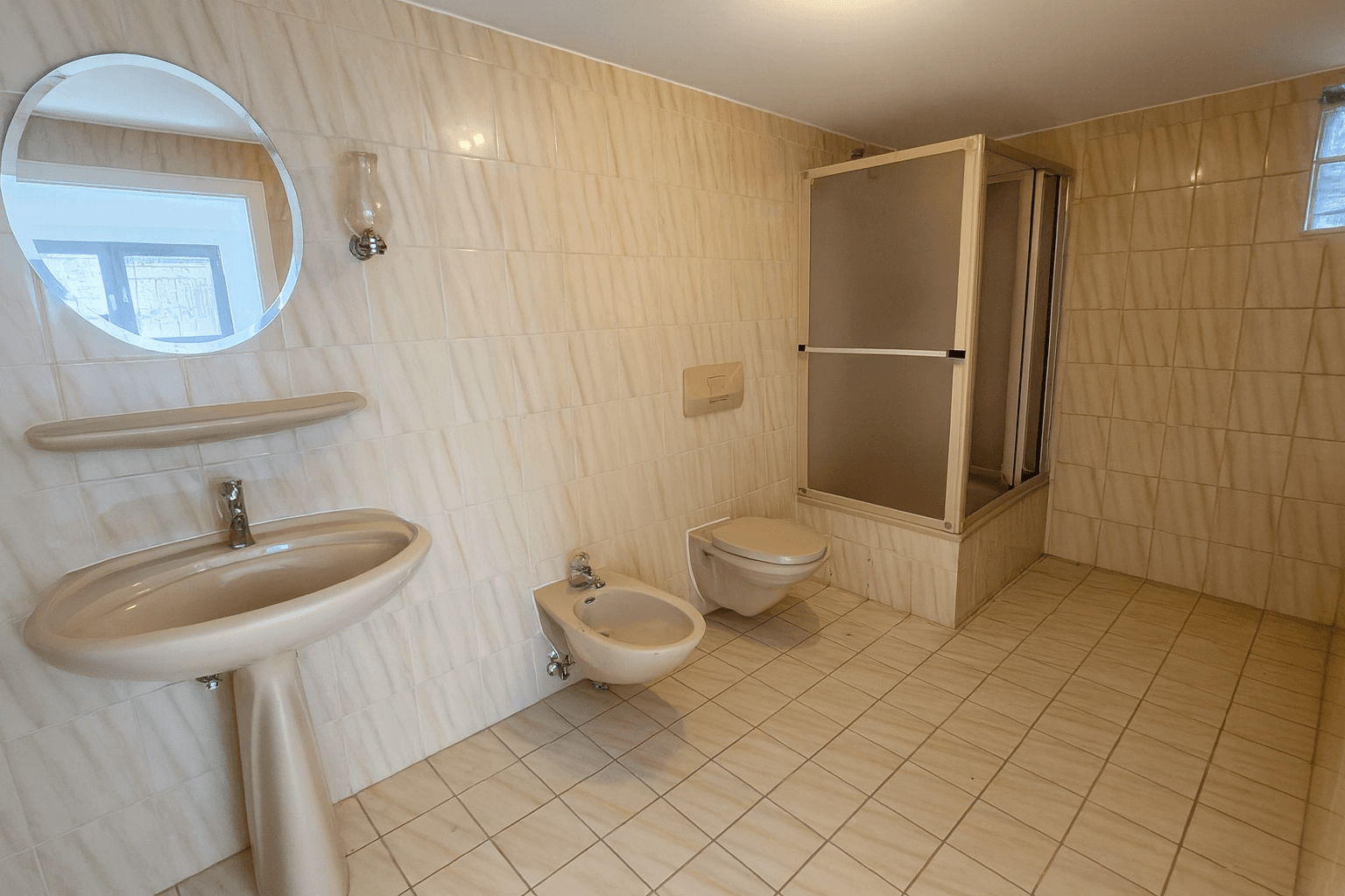 Prodej domu 206 m², pozemek 680 m², Bahnhofstr. 145, Maintal, Hessen Prodej domu 206 m², pozemek 680 m², Bahnhofstr. 145, Maintal, Hessen