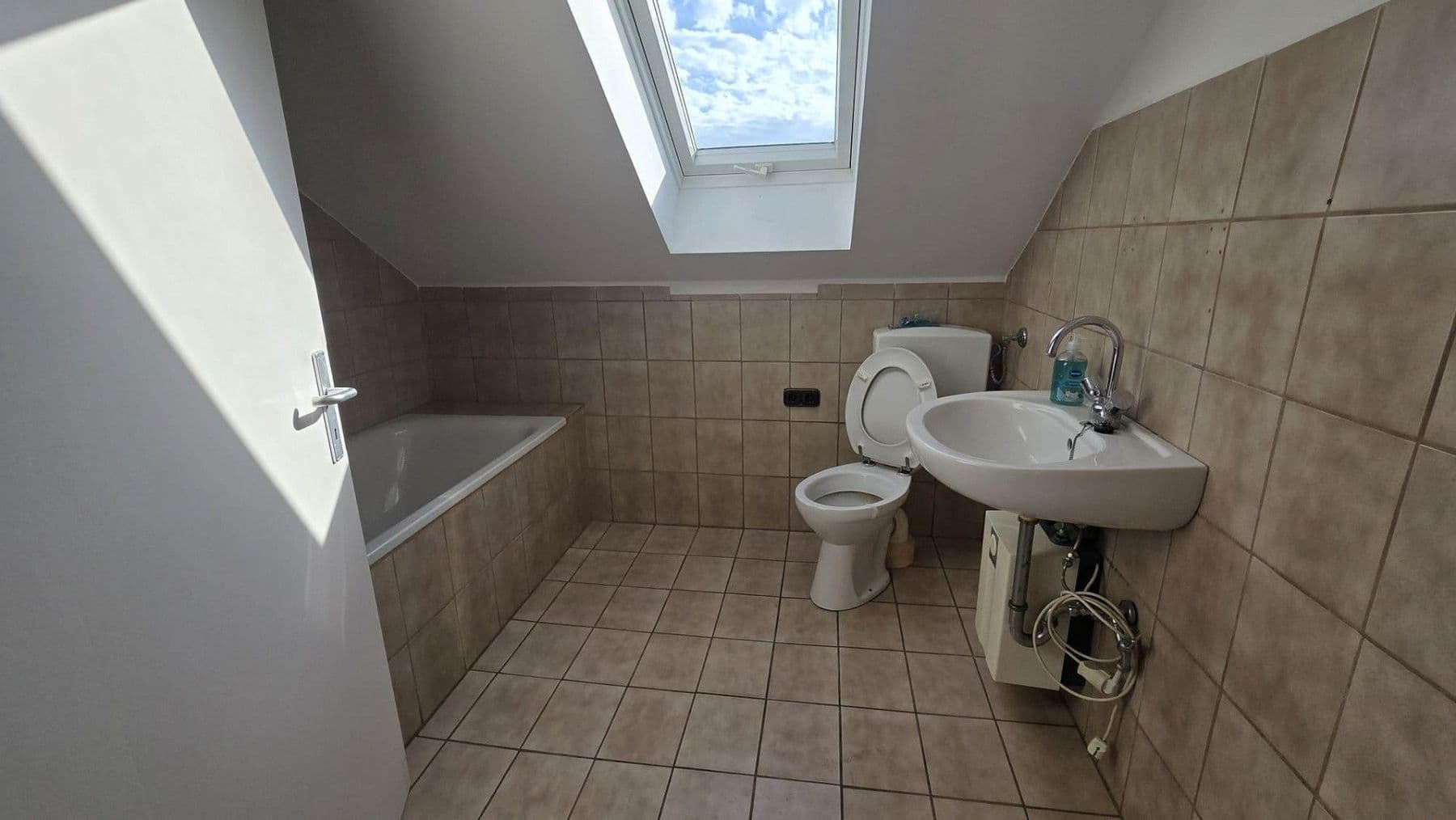 Pronájem bytu 3+1 60 m², Dingolfing, Bavorsko Pronájem bytu 3+1 60 m², Dingolfing, Bavorsko