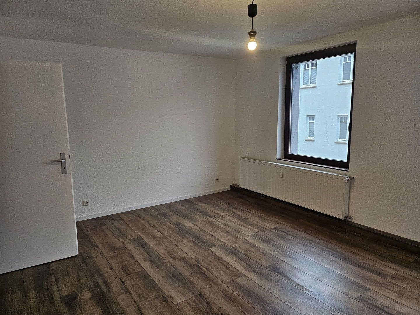 Pronájem bytu 2+kk 71 m², Graf-Engelbertstr. 7, Düsseldorf, Severní Porýní-Vestfálsko Pronájem bytu 2+kk 71 m², Graf-Engelbertstr. 7, Düsseldorf, Severní Porýní-Vestfálsko