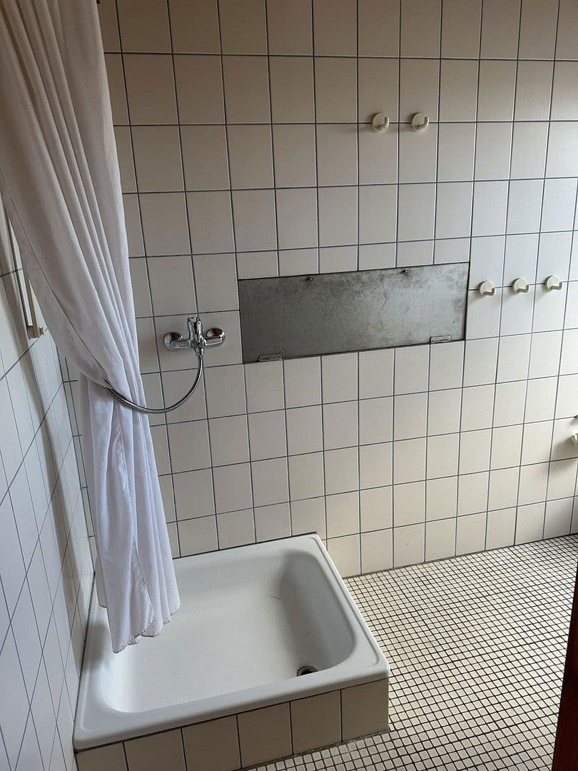 Prodej domu 270 m², pozemek 900 m², Beim Gericht 7, Alfeld (Leine), Dolní Sasko Prodej domu 270 m², pozemek 900 m², Beim Gericht 7, Alfeld (Leine), Dolní Sasko