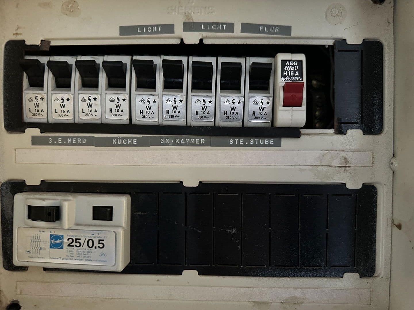 Prodej domu 270 m², pozemek 900 m², Beim Gericht 7, Alfeld (Leine), Dolní Sasko Prodej domu 270 m², pozemek 900 m², Beim Gericht 7, Alfeld (Leine), Dolní Sasko