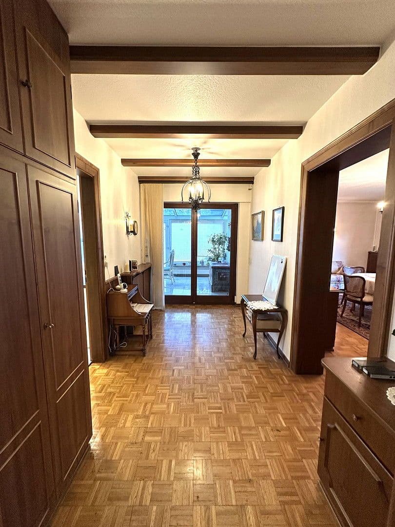 Prodej domu 300 m², pozemek 688 m², Wiesenstraße, Offenbach am Main, Hessen Prodej domu 300 m², pozemek 688 m², Wiesenstraße, Offenbach am Main, Hessen