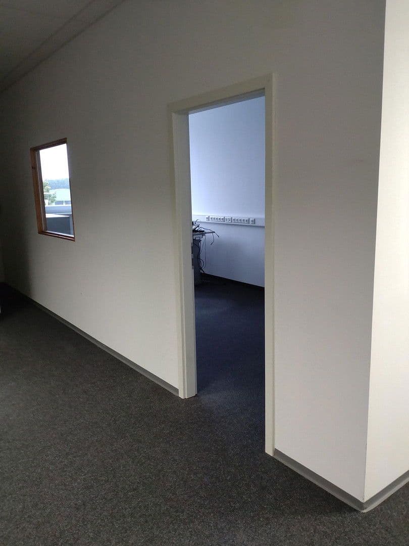 Pronájem kanceláře 174 m², Ziegelstraße 22, Rednitzhembach, Bavorsko Pronájem kanceláře 174 m², Ziegelstraße 22, Rednitzhembach, Bavorsko