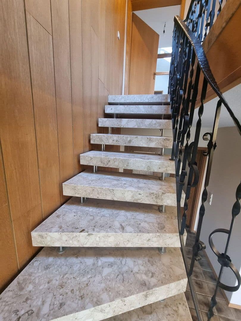 Pronájem bytu 5+1 106 m², Rosdorf, Dolní Sasko Pronájem bytu 5+1 106 m², Rosdorf, Dolní Sasko