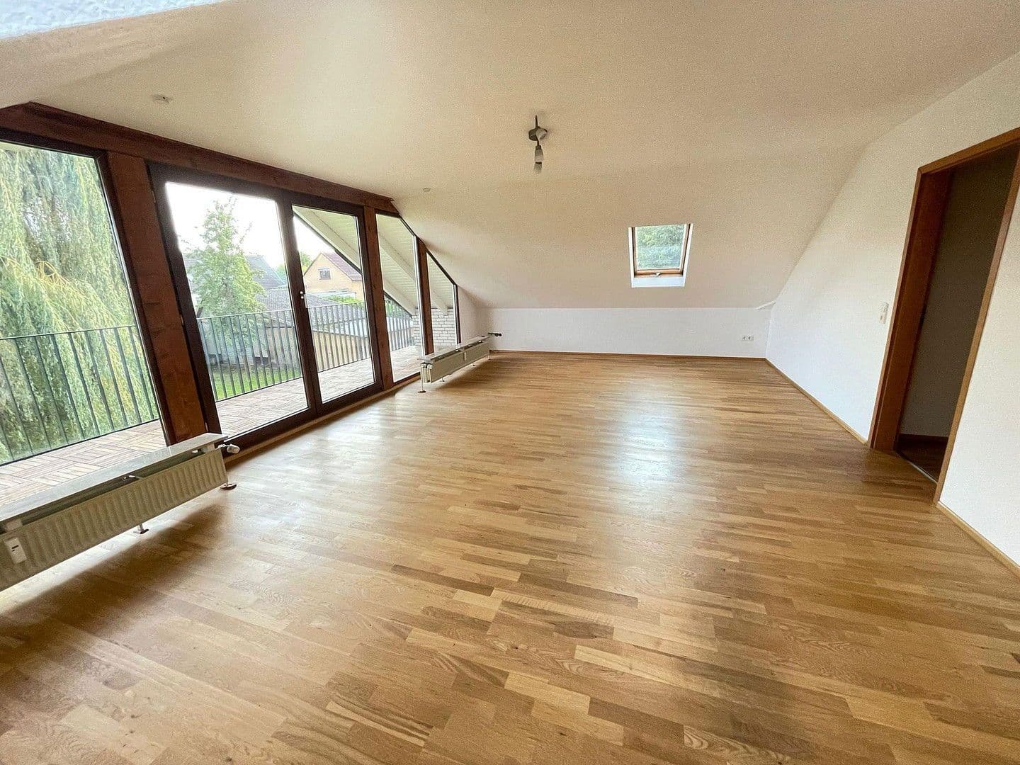 Pronájem bytu 5+1 106 m², Rosdorf, Dolní Sasko Pronájem bytu 5+1 106 m², Rosdorf, Dolní Sasko