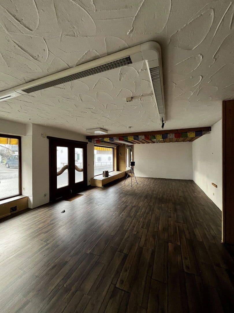 Pronájem nebytového prostoru 123 m², Hauptstraße 9, Ohlstadt, Bavorsko Pronájem nebytového prostoru 123 m², Hauptstraße 9, Ohlstadt, Bavorsko