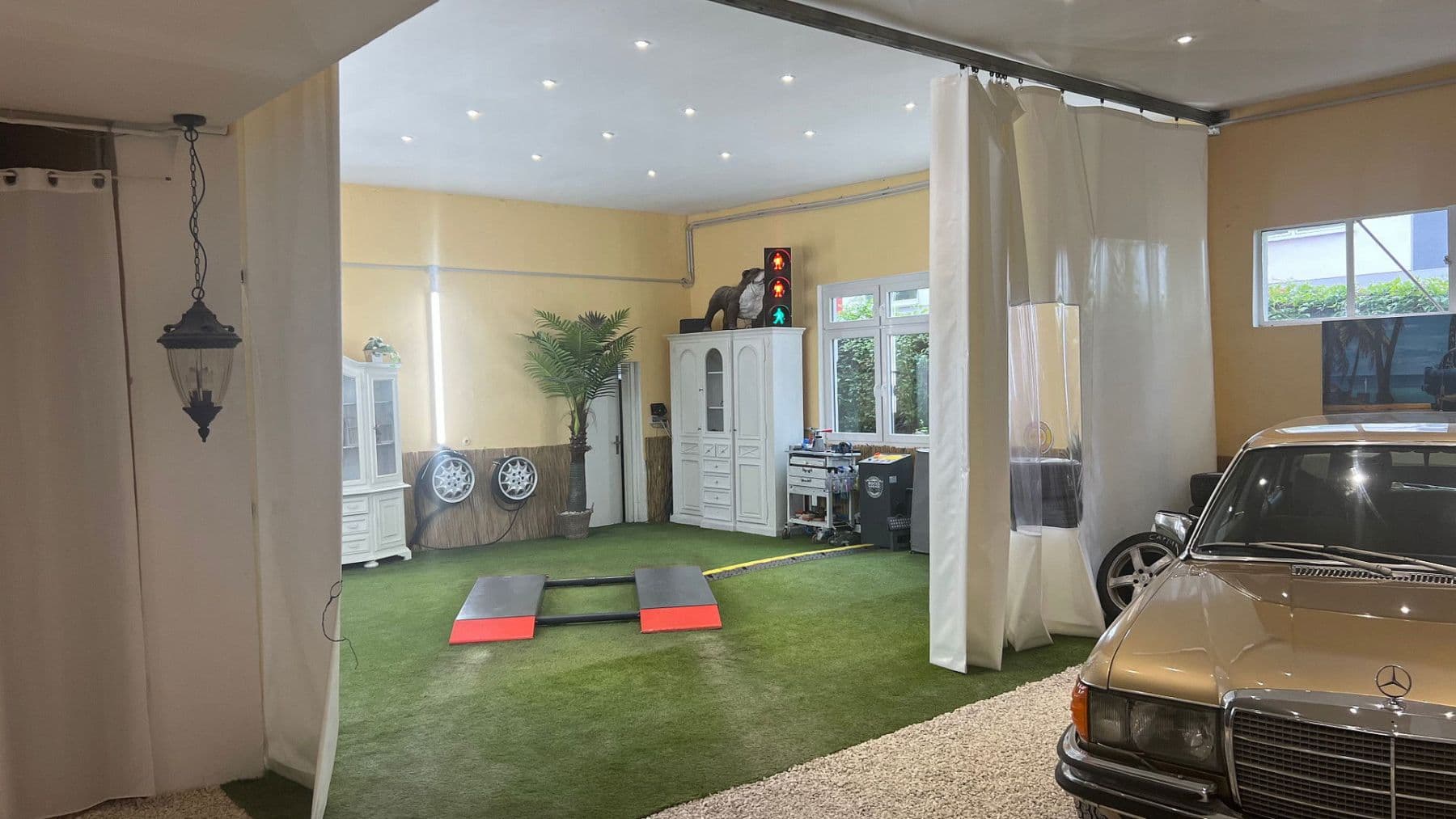 Prodej nebytového prostoru 650 m², Wuppertal, Severní Porýní-Vestfálsko Prodej nebytového prostoru 650 m², Wuppertal, Severní Porýní-Vestfálsko