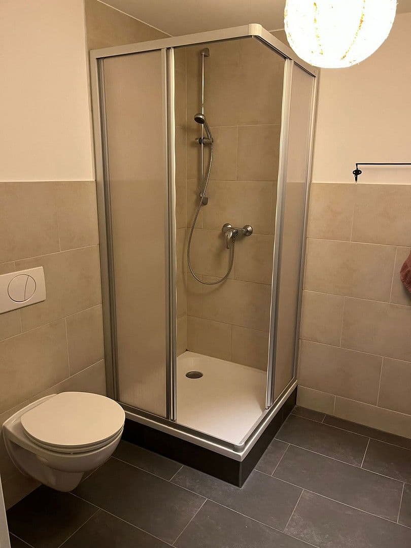 Pronájem bytu 1+1 33 m², Rochlitzstraße 67, Leipzig, Sasko Pronájem bytu 1+1 33 m², Rochlitzstraße 67, Leipzig, Sasko