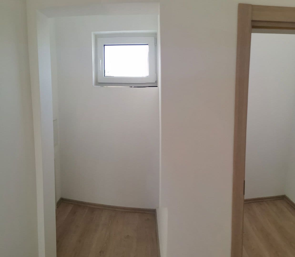 Pronájem bytu 2+1 57 m², Schwabacher Strasse /Südstadt, Fürth, Bavorsko Pronájem bytu 2+1 57 m², Schwabacher Strasse /Südstadt, Fürth, Bavorsko