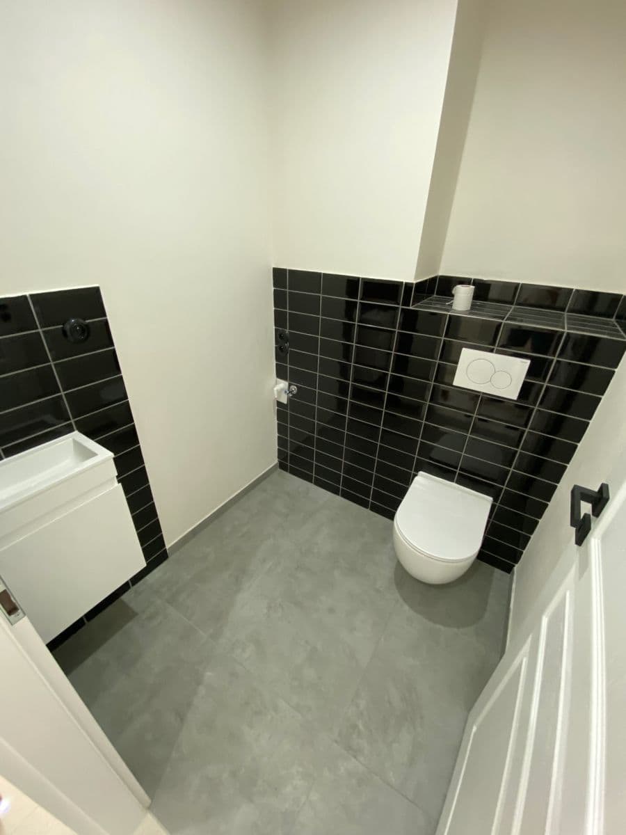 Prodej bytu 3+1 85 m², Ortenovo náměstí, Praha, Praha Prodej bytu 3+1 85 m², Ortenovo náměstí, Praha, Praha