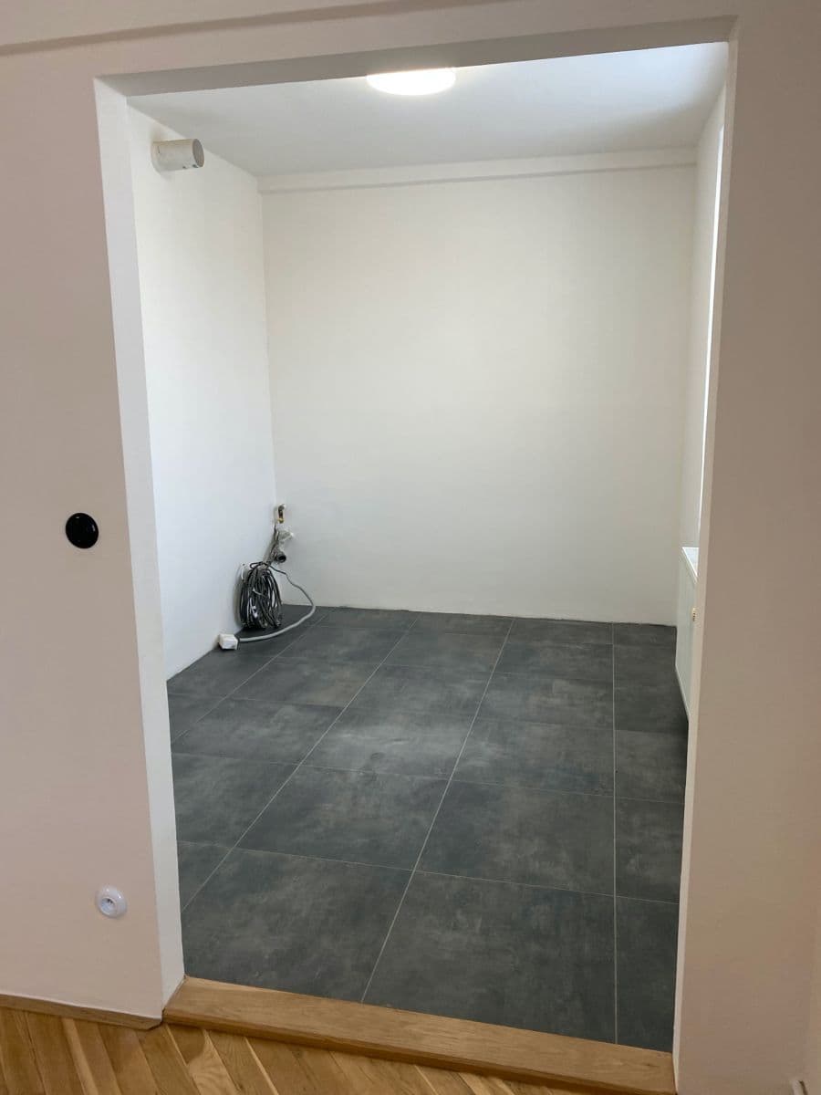 Prodej bytu 3+1 85 m², Ortenovo náměstí, Praha, Praha Prodej bytu 3+1 85 m², Ortenovo náměstí, Praha, Praha