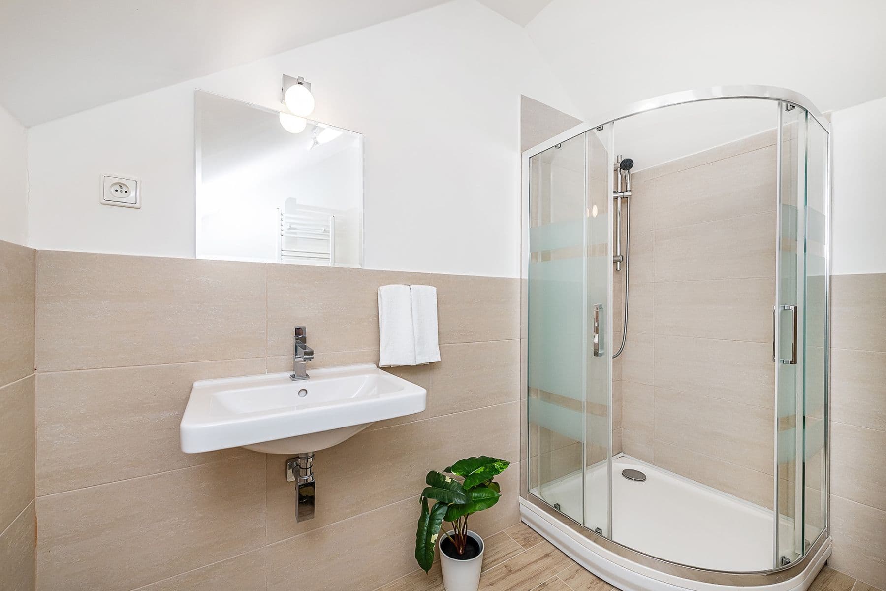 Prodej bytu 3+1 117 m², Chodská, Praha, Praha Prodej bytu 3+1 117 m², Chodská, Praha, Praha