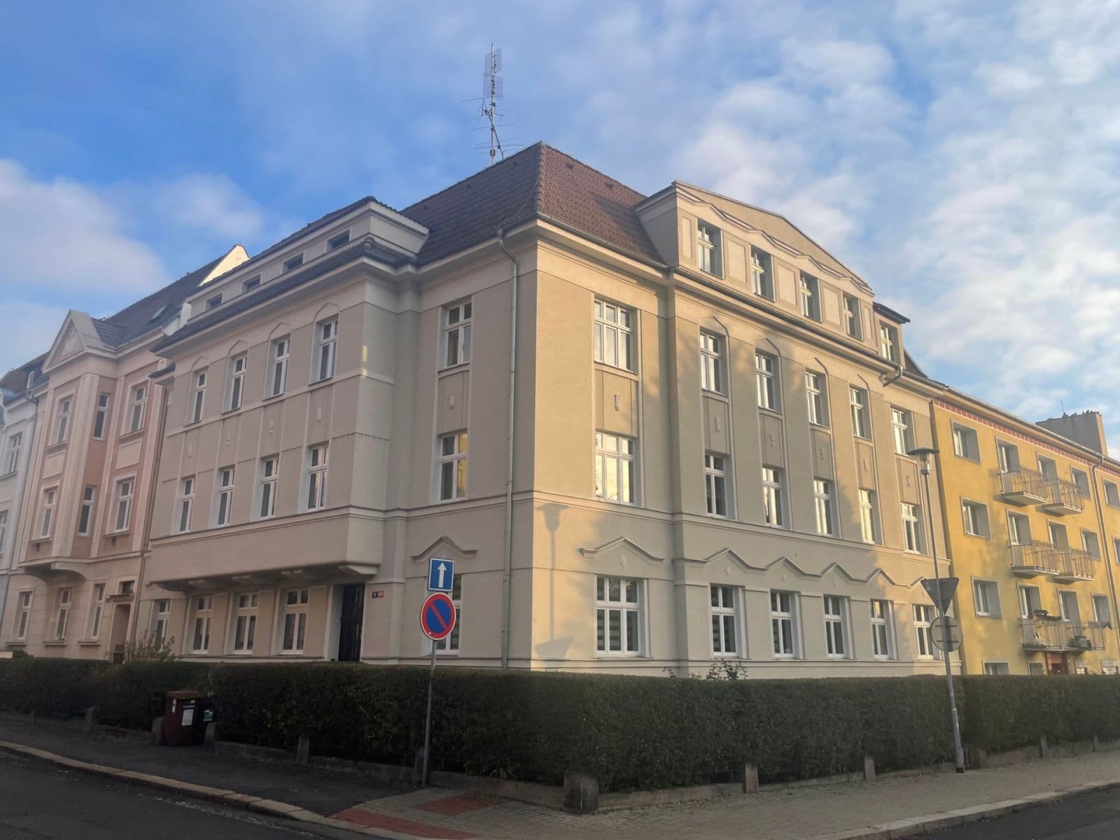 Pronájem bytu 2+1 72 m², J. V. Sládka, Teplice, Ústecký kraj Pronájem bytu 2+1 72 m², J. V. Sládka, Teplice, Ústecký kraj