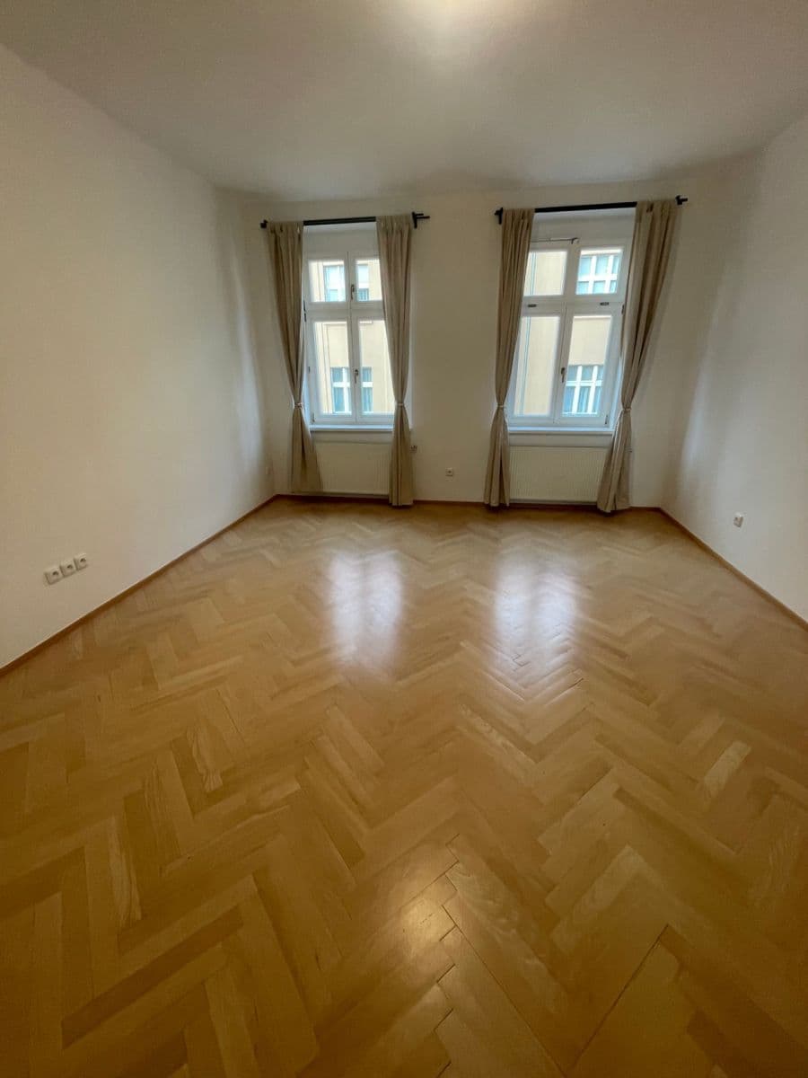 Pronájem bytu 2+1 72 m², J. V. Sládka, Teplice, Ústecký kraj Pronájem bytu 2+1 72 m², J. V. Sládka, Teplice, Ústecký kraj