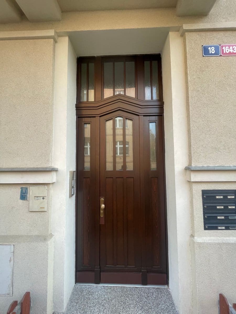 Pronájem bytu 2+1 72 m², J. V. Sládka, Teplice, Ústecký kraj Pronájem bytu 2+1 72 m², J. V. Sládka, Teplice, Ústecký kraj