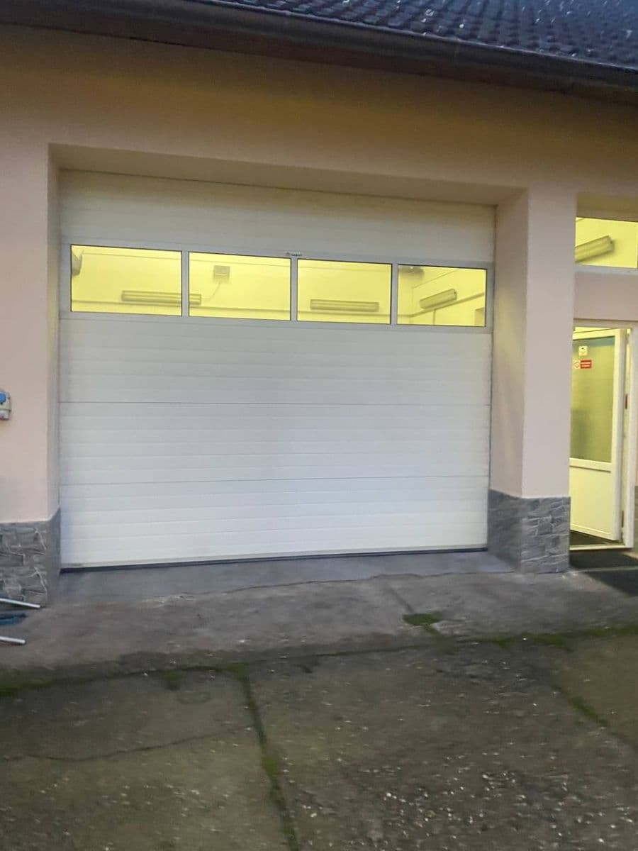 Pronájem nebytového prostoru 300 m², Havelská, Český Brod, Středočeský kraj Pronájem nebytového prostoru 300 m², Havelská, Český Brod, Středočeský kraj