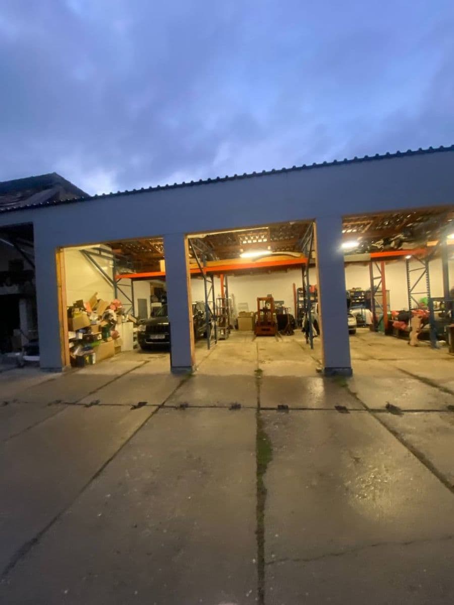 Pronájem nebytového prostoru 300 m², Havelská, Český Brod, Středočeský kraj Pronájem nebytového prostoru 300 m², Havelská, Český Brod, Středočeský kraj