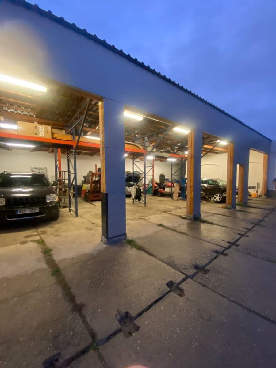 Pronájem nebytového prostoru 300 m², Havelská, Český Brod, Středočeský kraj Pronájem nebytového prostoru 300 m², Havelská, Český Brod, Středočeský kraj