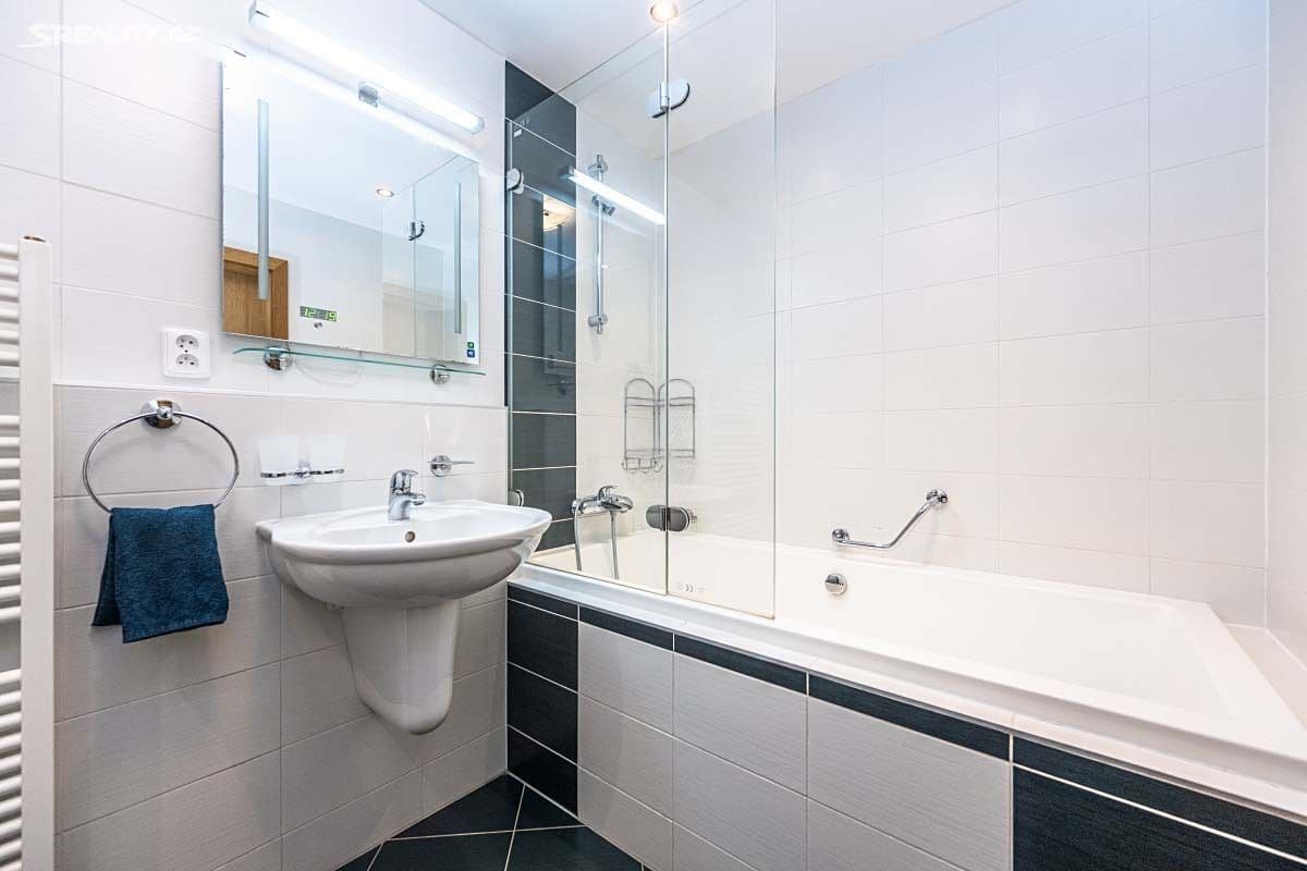 Pronájem bytu 2+kk 67 m², Švejcarovo náměstí, Praha, Praha Pronájem bytu 2+kk 67 m², Švejcarovo náměstí, Praha, Praha