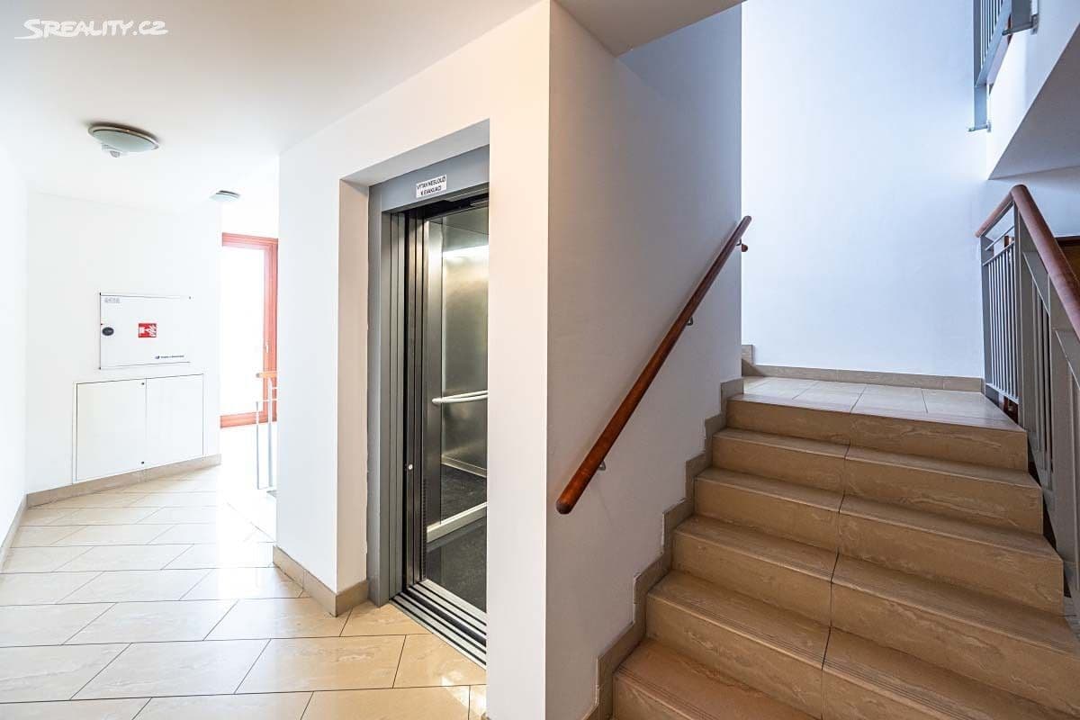 Pronájem bytu 2+kk 67 m², Švejcarovo náměstí, Praha, Praha Pronájem bytu 2+kk 67 m², Švejcarovo náměstí, Praha, Praha