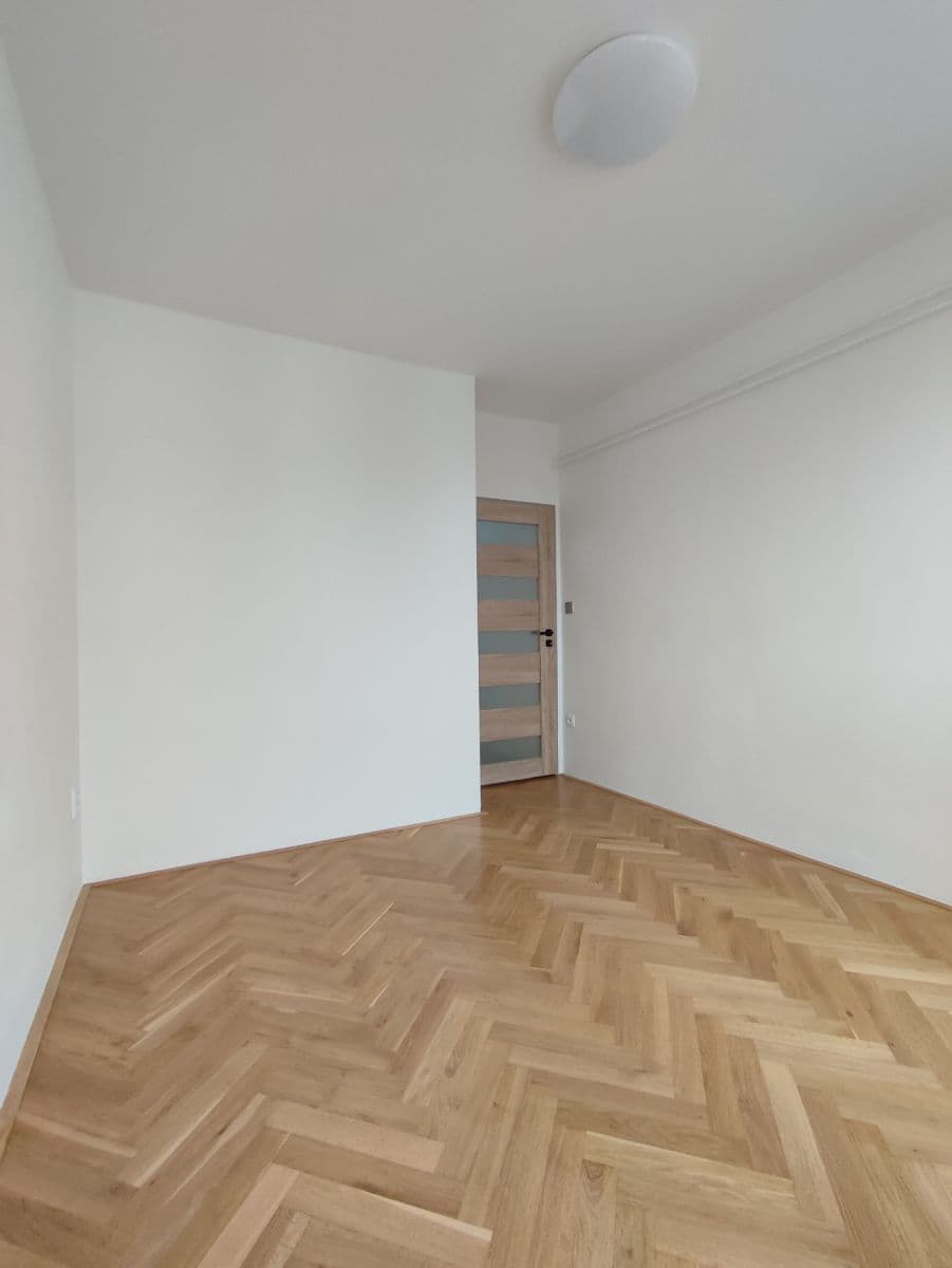 Pronájem bytu 3+1 78 m², Karlov, Velké Meziříčí, Kraj Vysočina Pronájem bytu 3+1 78 m², Karlov, Velké Meziříčí, Kraj Vysočina