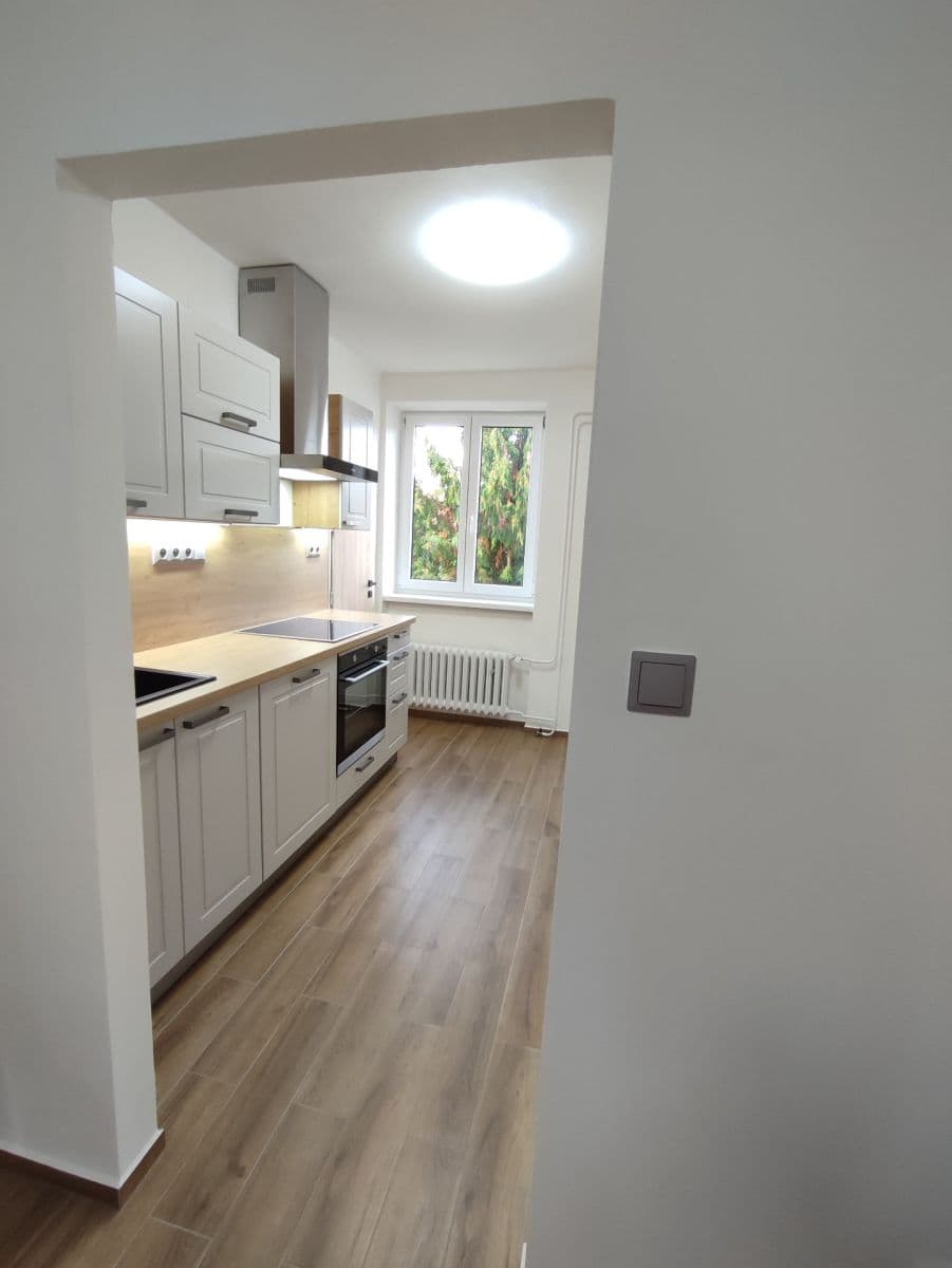 Pronájem bytu 3+1 78 m², Karlov, Velké Meziříčí, Kraj Vysočina Pronájem bytu 3+1 78 m², Karlov, Velké Meziříčí, Kraj Vysočina